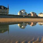 Sweet Omaha Belle Maison Recente Lumineuse Et Cosy Bien Equipee Jardin Clos 15 Mn A Pied Omaha Et Proche De Bayeux & Port En Bessin 생-로-쉬르-메르
