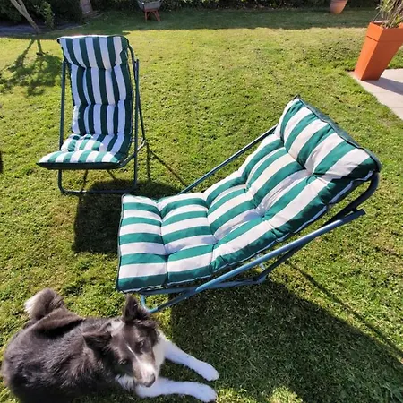 Holiday home Belle Maison: Coastal Retreat With Garden Near Omaha