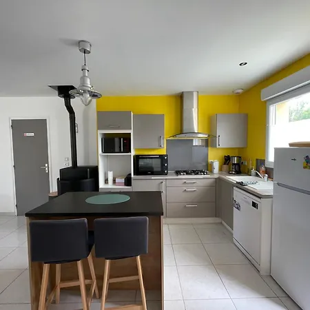 Belle Maison: Coastal Retreat With Garden Near Omaha