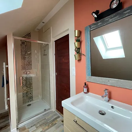 Holiday home Belle Maison: Coastal Retreat With Garden Near Omaha Saint-Laurent-sur-Mer