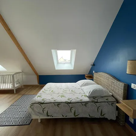 Belle Maison: Coastal Retreat With Garden Near Omaha *