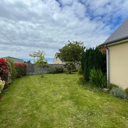 Holiday home Belle Maison: Coastal Retreat With Garden Near Omaha *