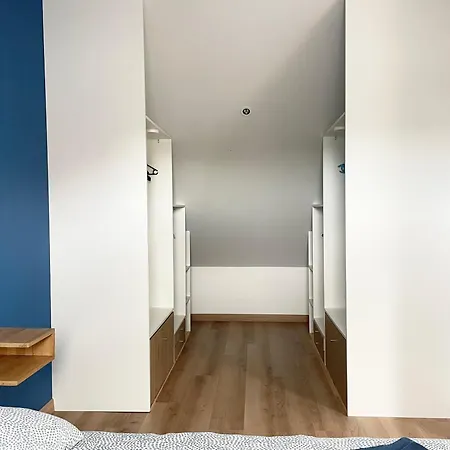 Holiday home Belle Maison: Coastal Retreat With Garden Near Omaha