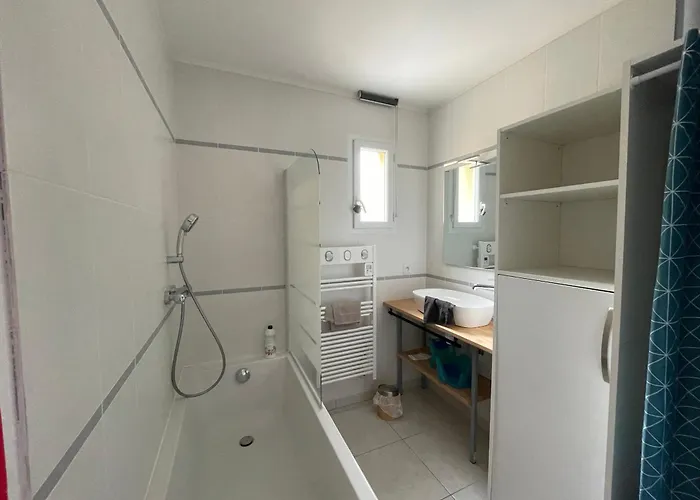 Prázdninový dům Sweet Omaha Belle Maison Recente Lumineuse Et Cosy Bien Equipee Jardin Clos 15 Mn A Pied Omaha Et Proche De Bayeux & Port En Bessin *