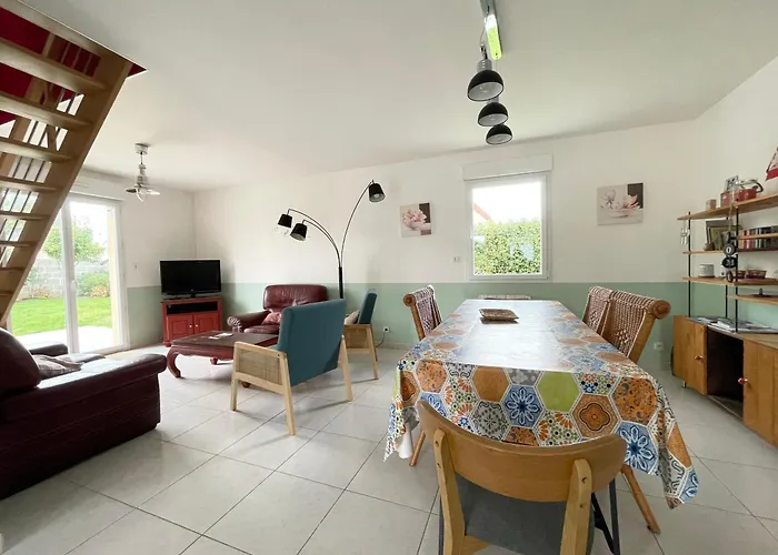 Prázdninový dům Sweet Omaha Belle Maison Recente Lumineuse Et Cosy Bien Equipee Jardin Clos 15 Mn A Pied Omaha Et Proche De Bayeux & Port En Bessin *